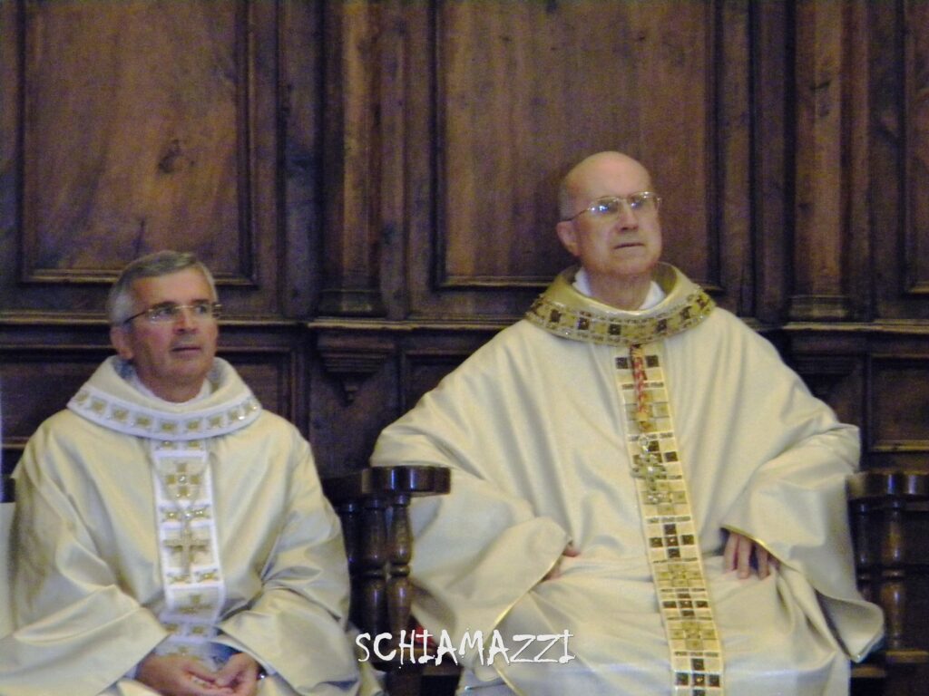 La visita del cardinale Bertone a Cagnano: “Ripartire e guardare avanti anche con la fede”