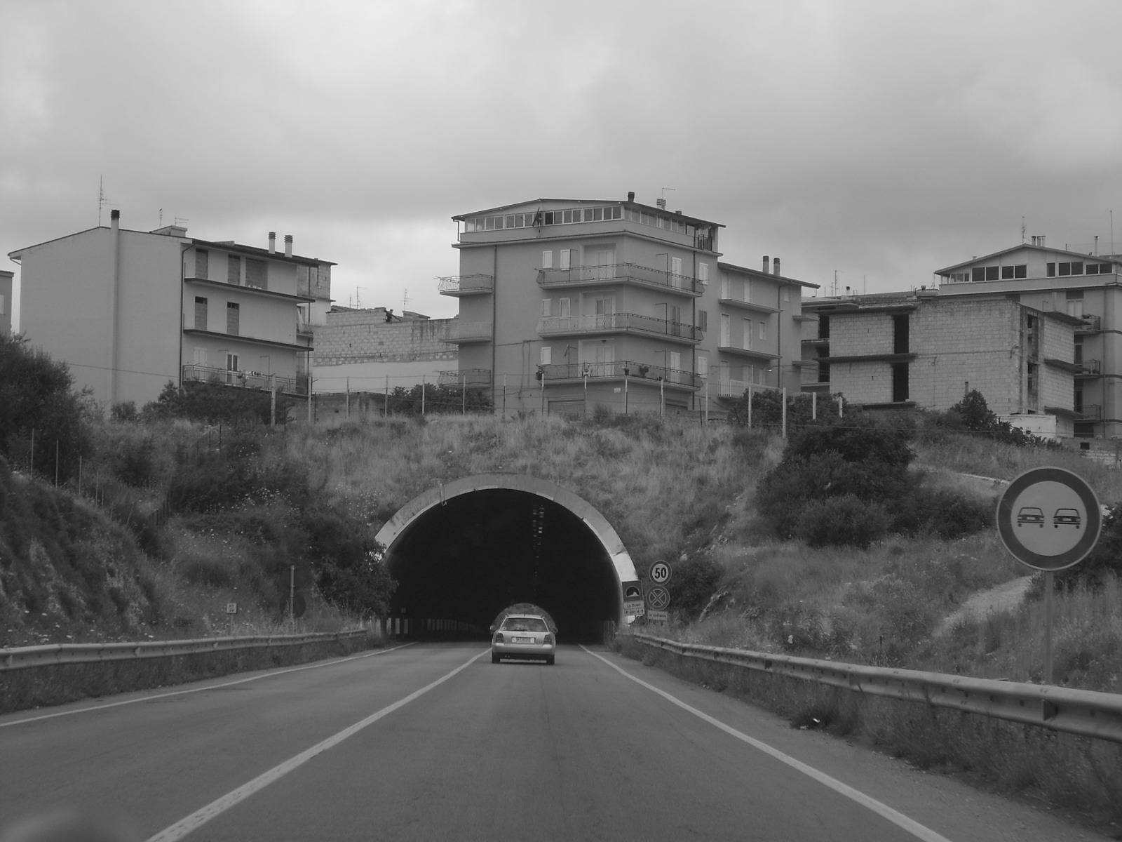 La Galleria "Le Croci" sulla SS 693