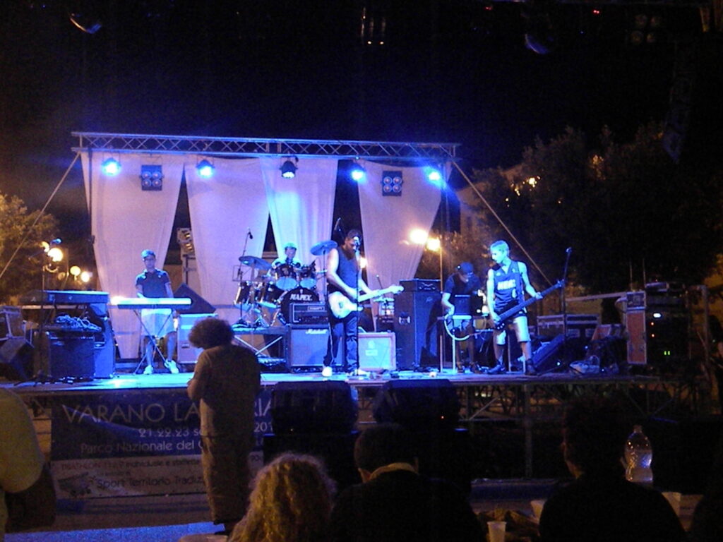 I cagnanesi ‘Blackonize’ stasera live da Bacco